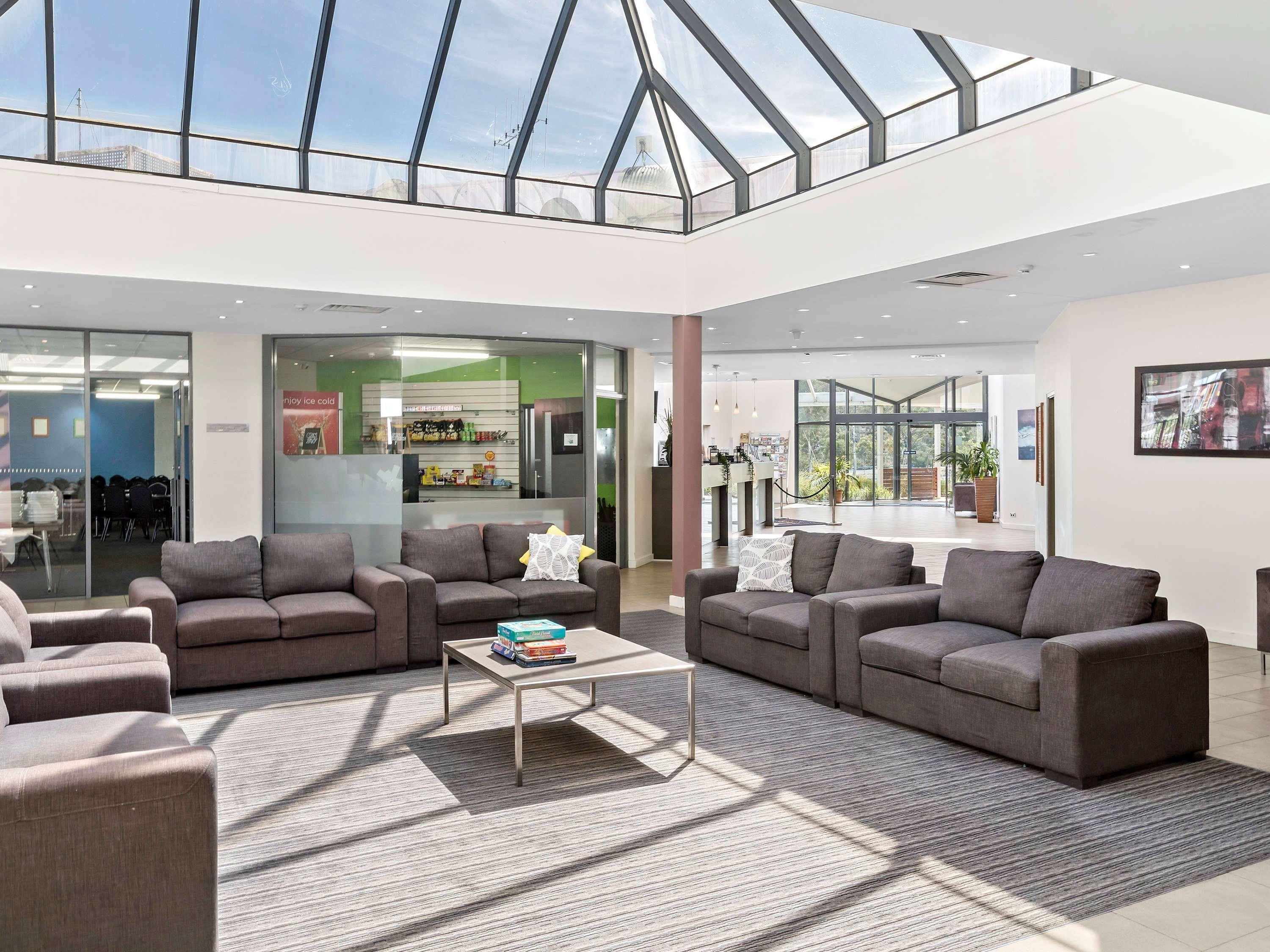 Ibis Styles Canberra Eagle Hawk Экстерьер фото